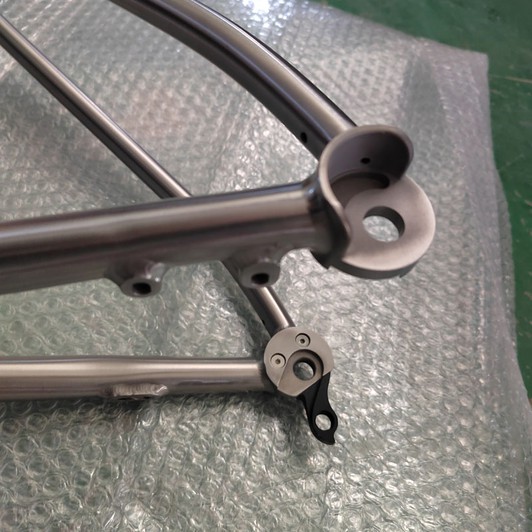 Bucket axle mountain bike frame Bucket axle mountain bike frame